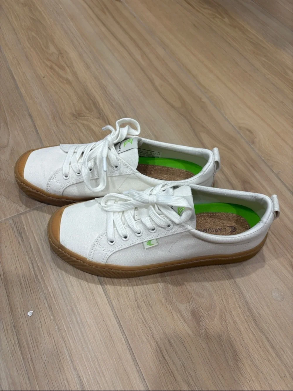 Cariuma White Canvas Sneakers with Gum Sole - Picture 1 of 4